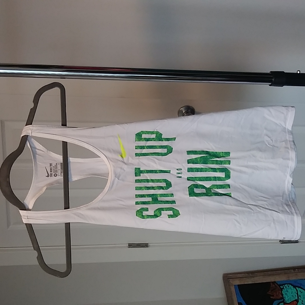 Nike workout top